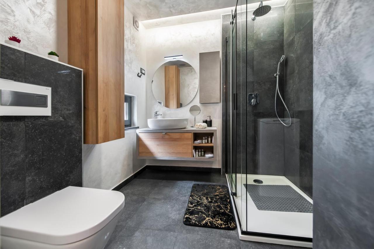Dc II Downtown Apartment 罗维尼 外观 照片