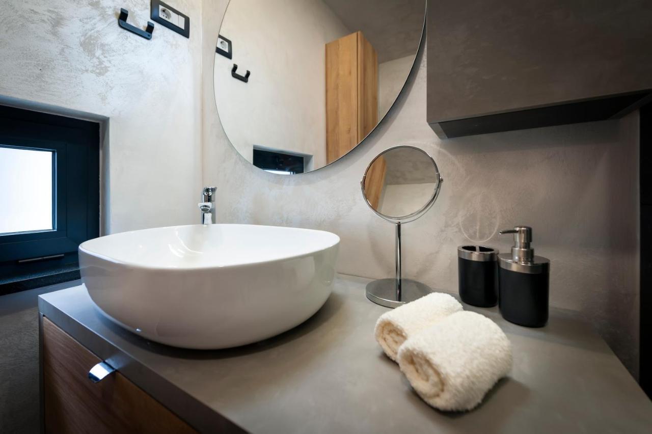 Dc II Downtown Apartment 罗维尼 外观 照片