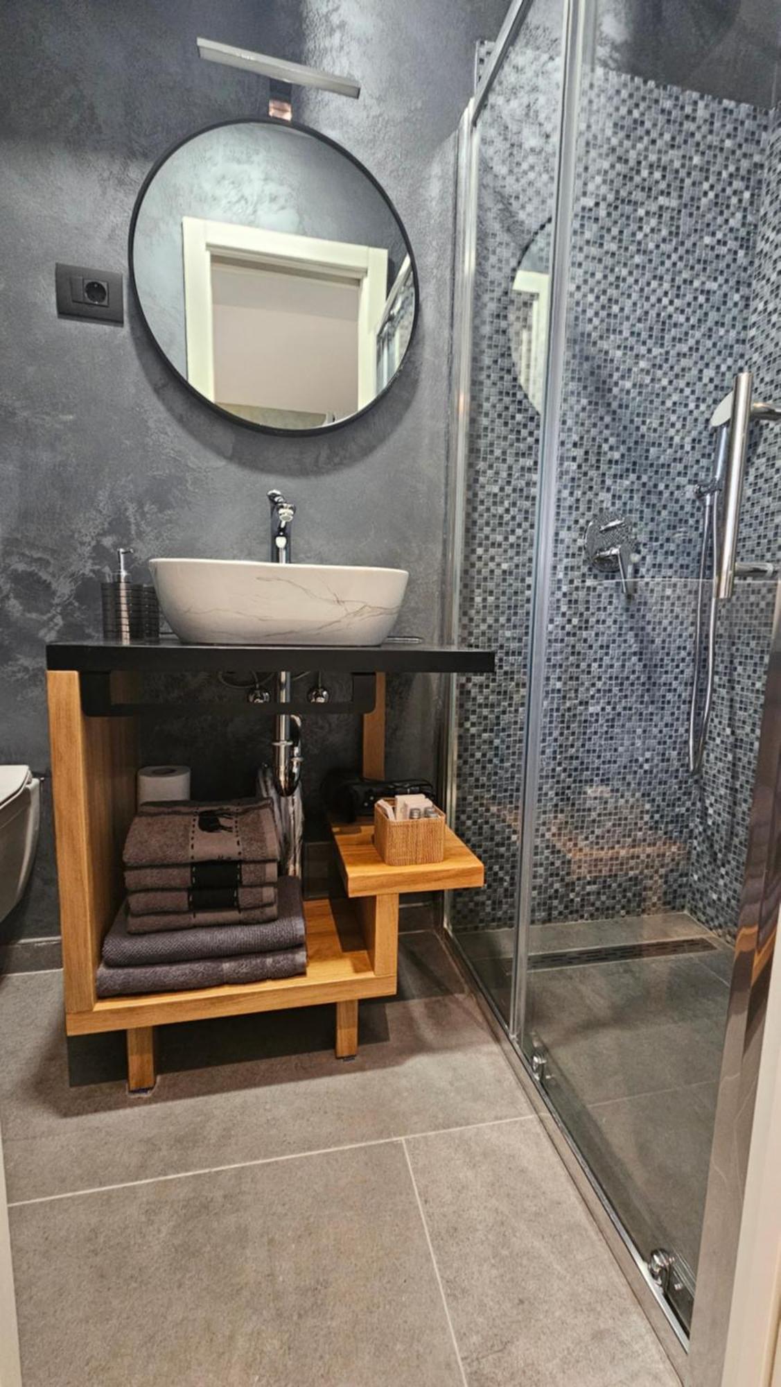 Dc II Downtown Apartment 罗维尼 客房 照片